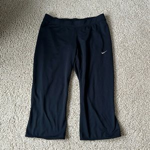 Nike drifit capris